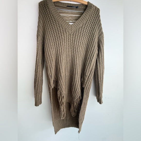 Distressed V-Neck Sweater - Picture 3 of 7